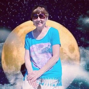 Meet your Posher, Leona